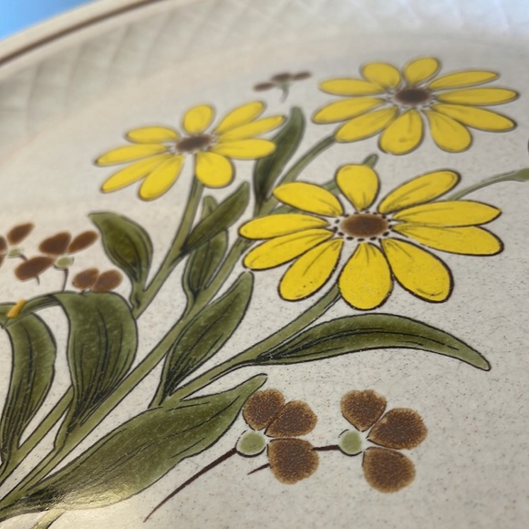 Vintage Japanese Stoneware Floral Plate - Picture 6 of 6